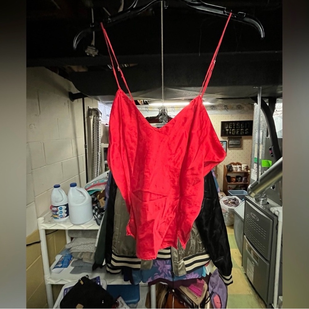 Frederick's of Hollywood Vibrant Red
Camisole size women’s S
